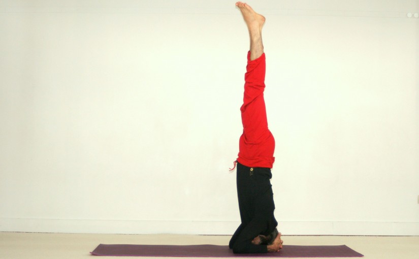 posture de yoga inversée