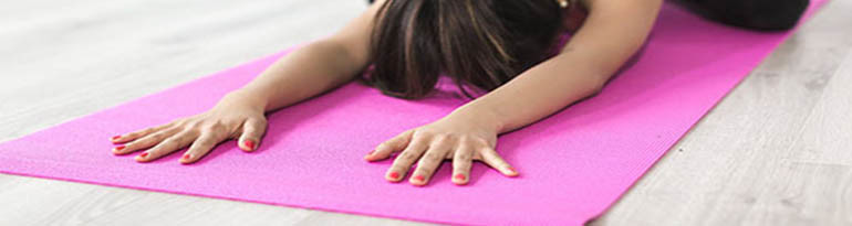 Postures de yoga pour se séréniser