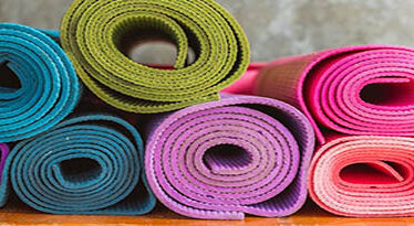 Acheter son tapis de yoga pour lutter contre le coronavirus