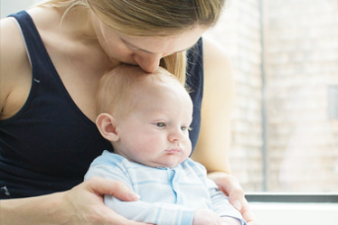 Faire du yoga avec bébé