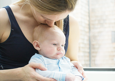 Faire du yoga avec bébé