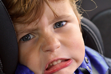 Mon enfant dit toujours "non", j'ai besoin de conseils et je craque !